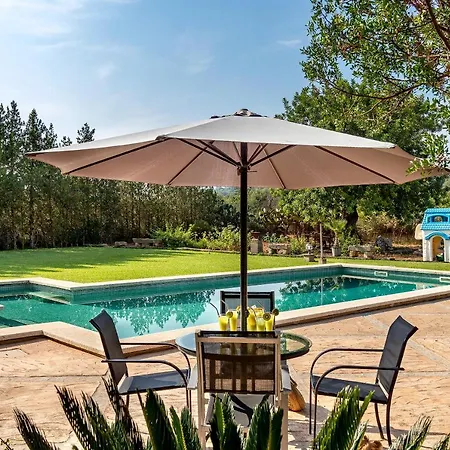 Сasa de vacaciones With Amazing Pool In A Beautiful Rural Setting